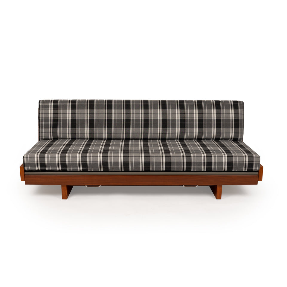 Wegner Daybed